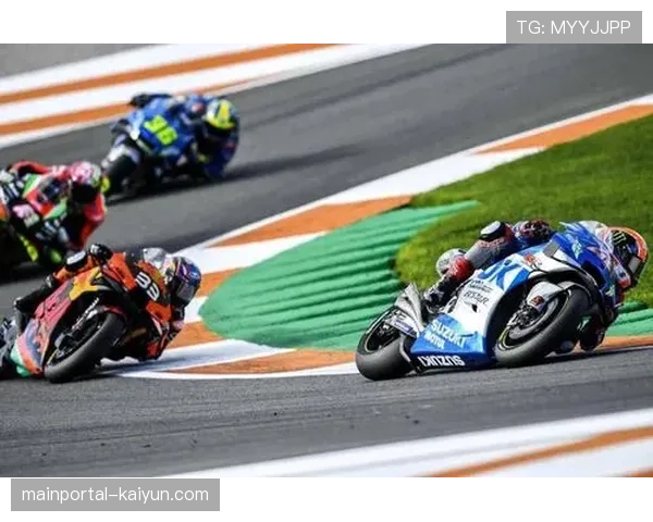 瓦伦西亚4-4-2阵型边路突击见效 定位球攻防占据高空优势